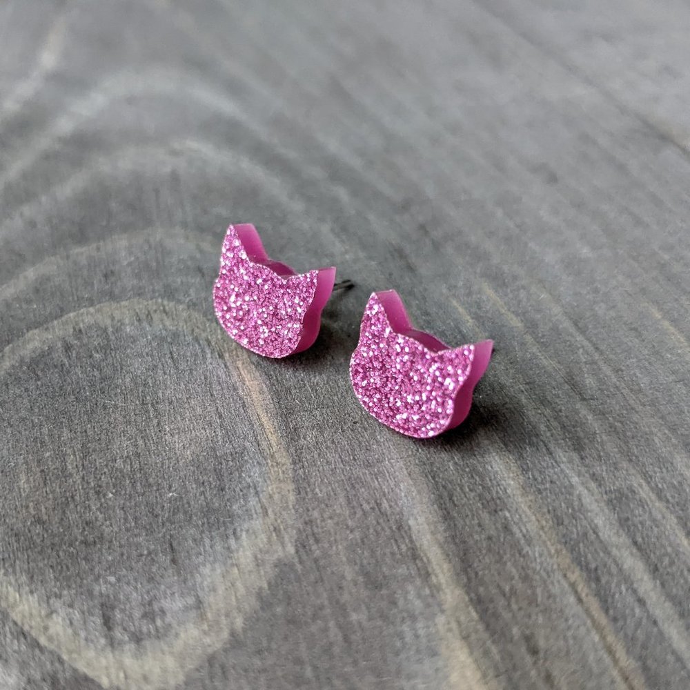 Sparkly Acrylic Cats with Bright Pink Glitter Cat Stud Earrings
